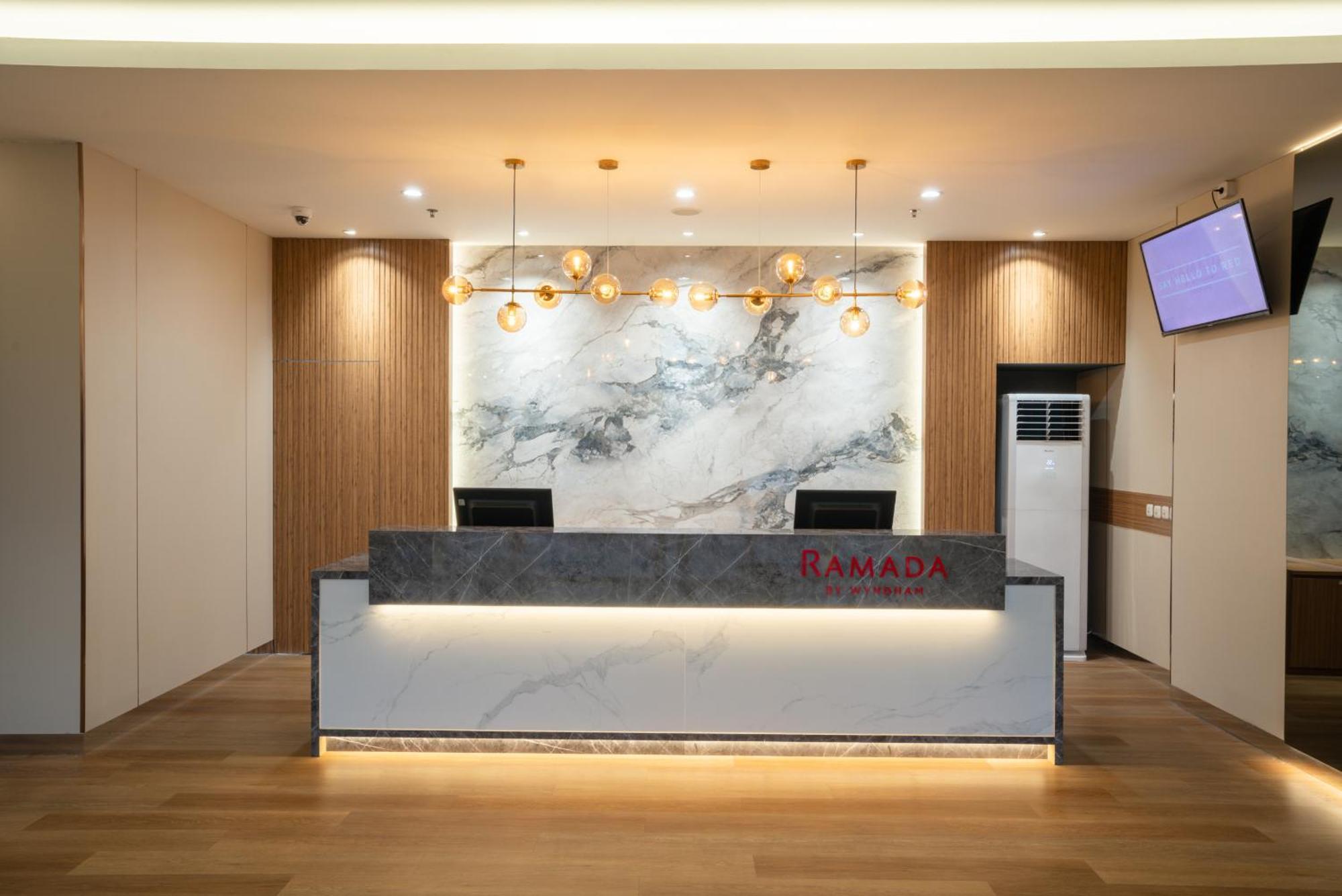 Ramada By Wyndham Serpong Εξωτερικό φωτογραφία