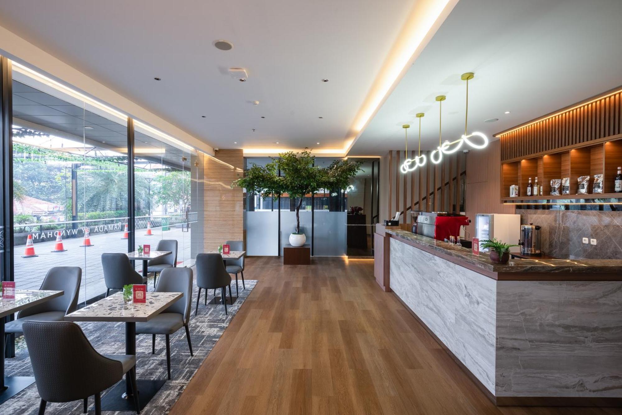 Ramada By Wyndham Serpong Εξωτερικό φωτογραφία