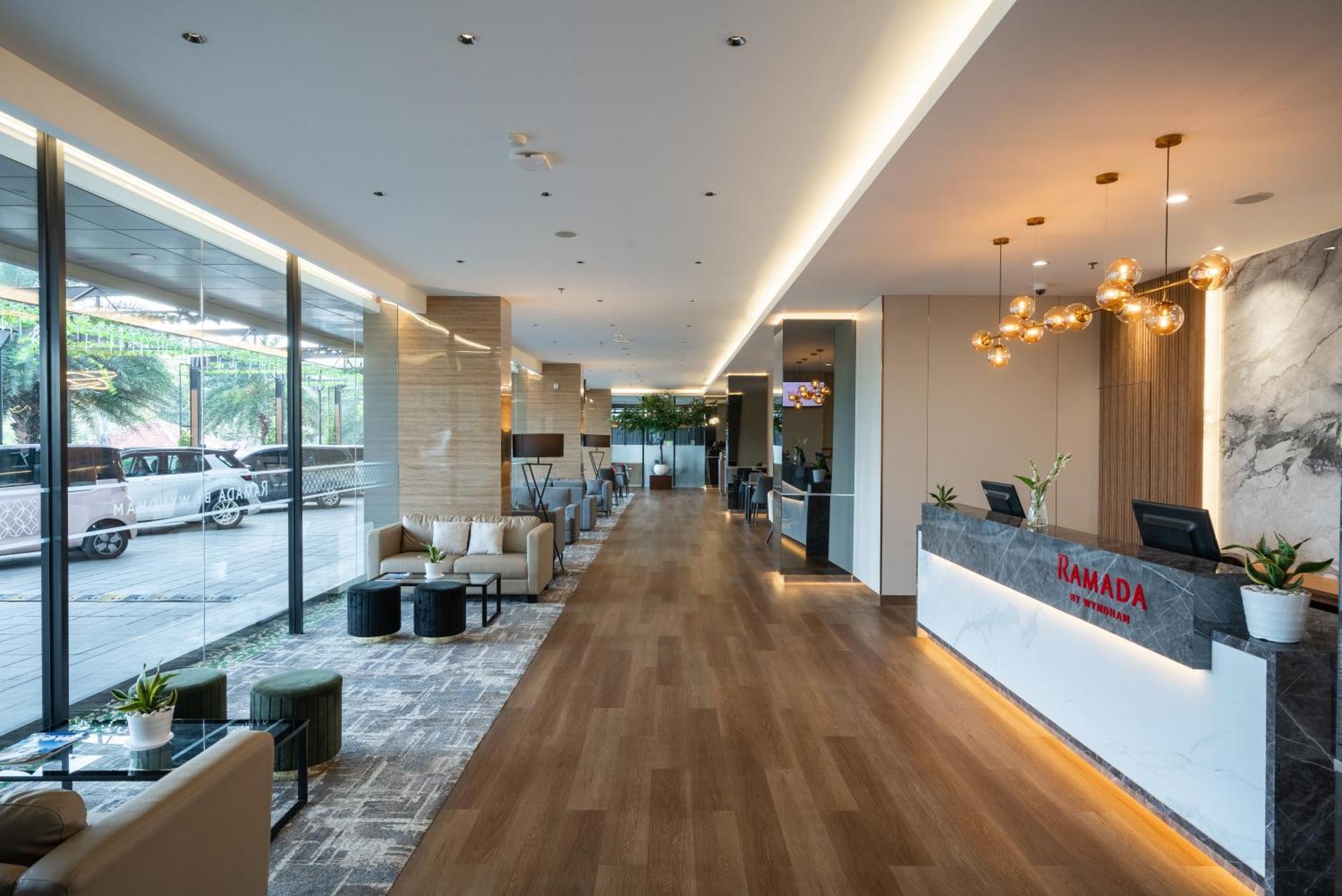 Ramada By Wyndham Serpong Εξωτερικό φωτογραφία