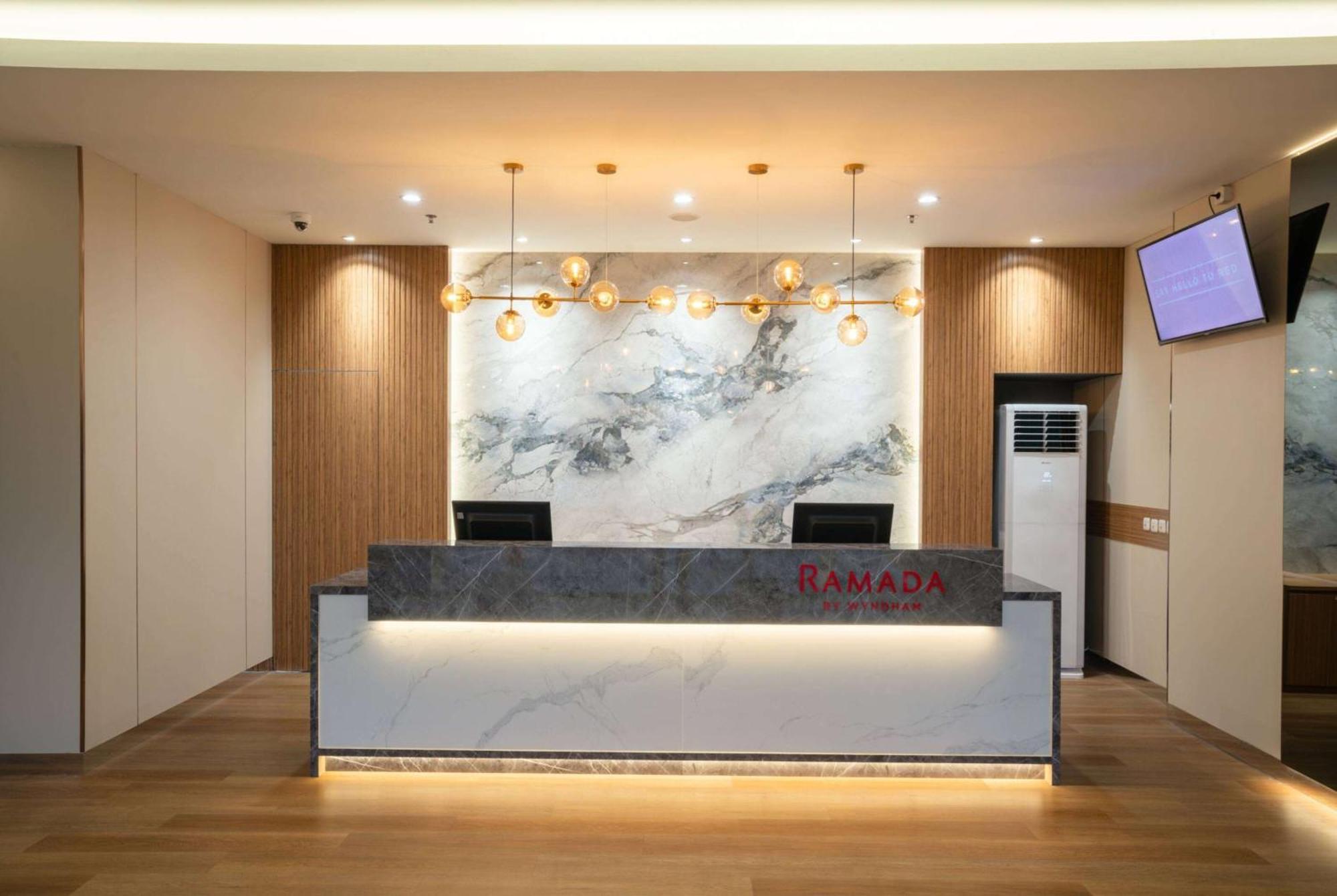 Ramada By Wyndham Serpong Εξωτερικό φωτογραφία