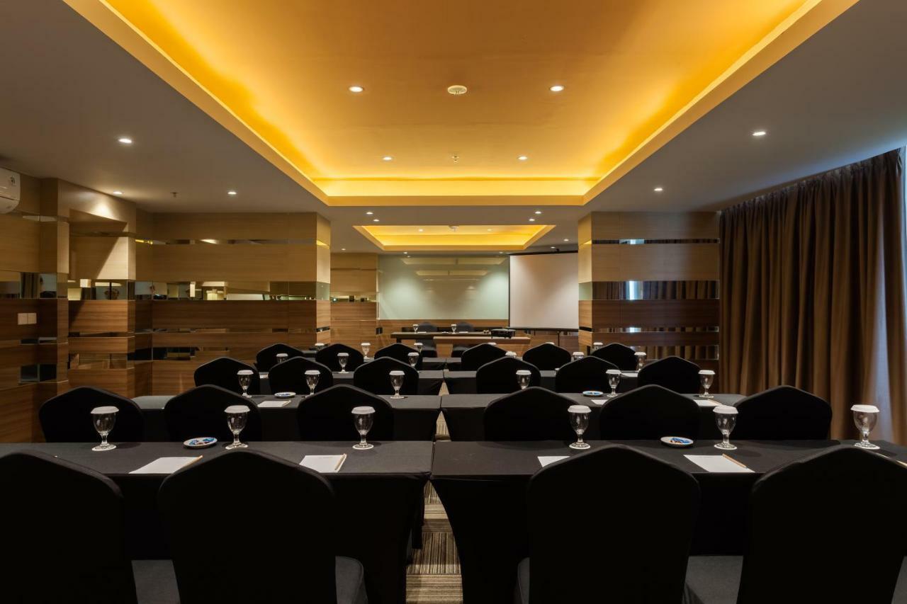 Ramada By Wyndham Serpong Εξωτερικό φωτογραφία