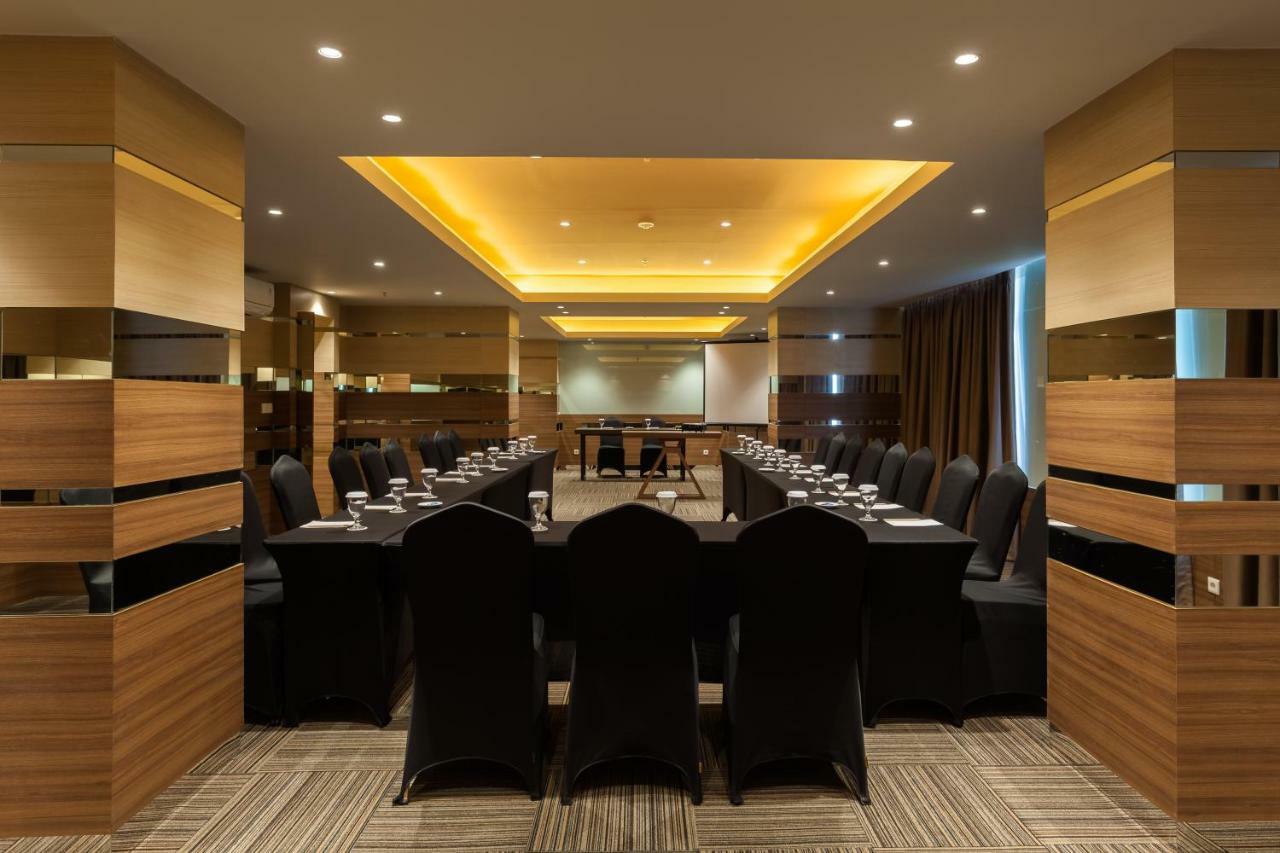 Ramada By Wyndham Serpong Εξωτερικό φωτογραφία