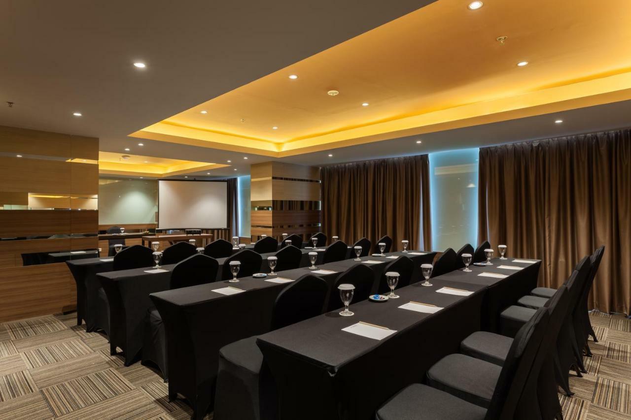 Ramada By Wyndham Serpong Εξωτερικό φωτογραφία